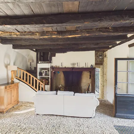 Dom wakacyjny Maison Avec Piscine Proche Lascaux Iv - 8 Pers *