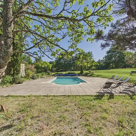 Dom wakacyjny Maison Avec Piscine Proche Lascaux Iv - 8 Pers